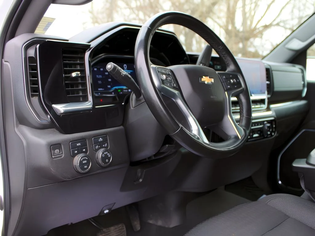 Used 2023 Summit White Chevrolet LT image 14