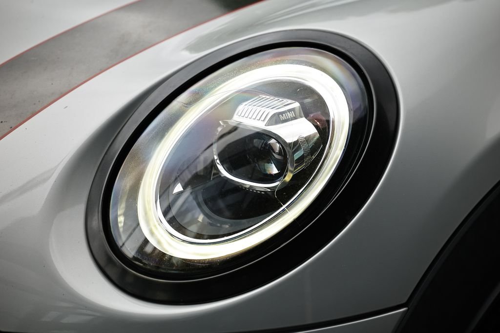 Used 2021 White Silver Metallic MINI Signature image 14