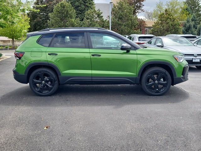 New 2026 Green Volkswagen 1.5T SE Black image 9