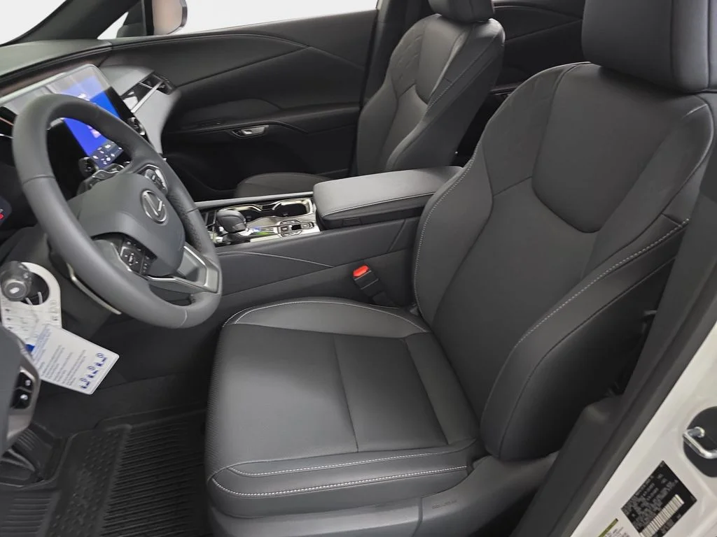 New 2026 Eminent White Pearl Lexus AWD image 15