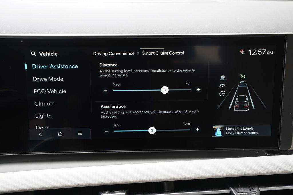 New 2026 Creamy White Pearl Hyundai Blue SE image 15