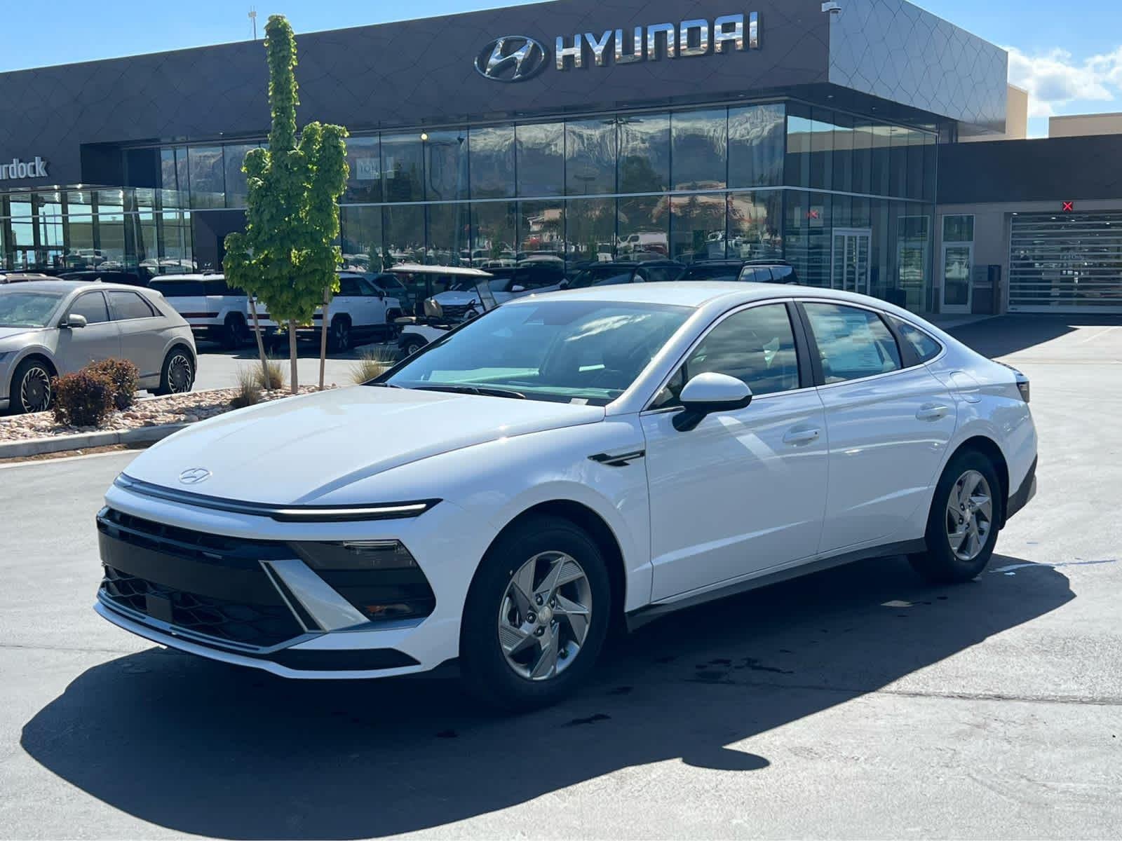2026 Hyundai Sonata SE's photo