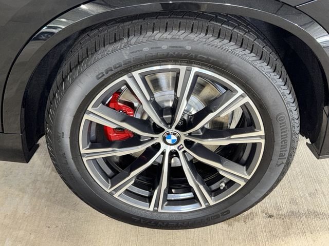 New 2026 Black Sapphire Metallic BMW xDrive50e image 25