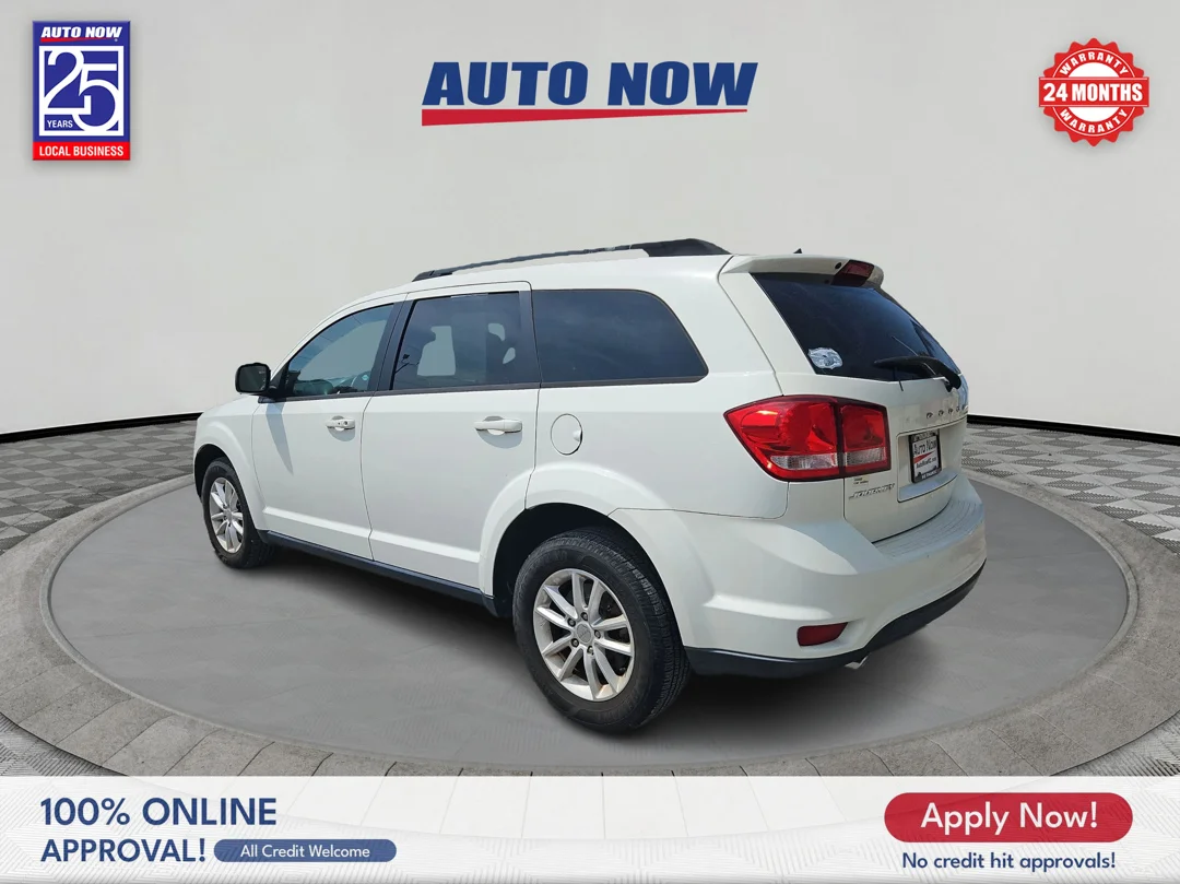 Used 2014  Dodge SXT image 4