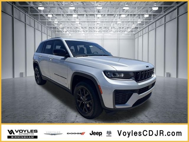 New 2026 Silver Jeep Laredo Altitude image 1