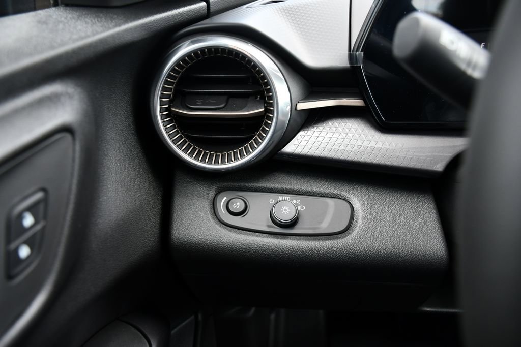 2026 Chevrolet Trax Activ - Photo 13
