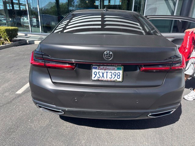 Used 2020 Gray Metallic BMW 740i 4D Sedan image 4