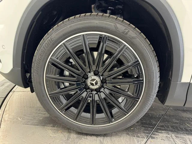 New 2026 Polar White Mercedes-Benz GLA 250 image 9