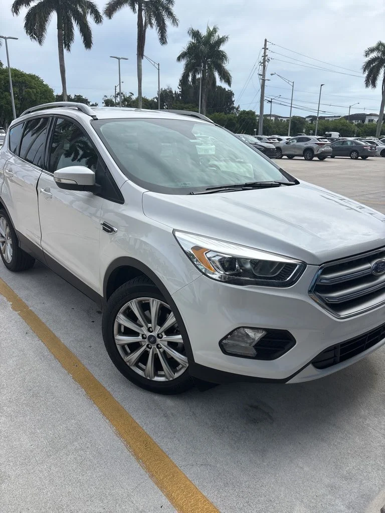2017 Ford Escape Titanium's photo