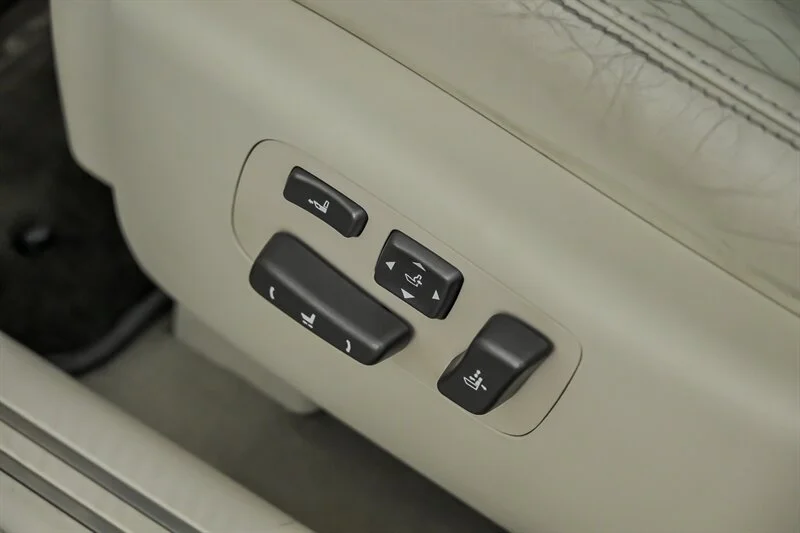 Used 2012 Obsidian Lexus  image 20