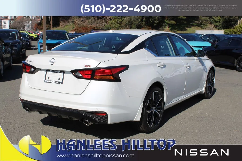 2025 Nissan Altima SR - Photo 7