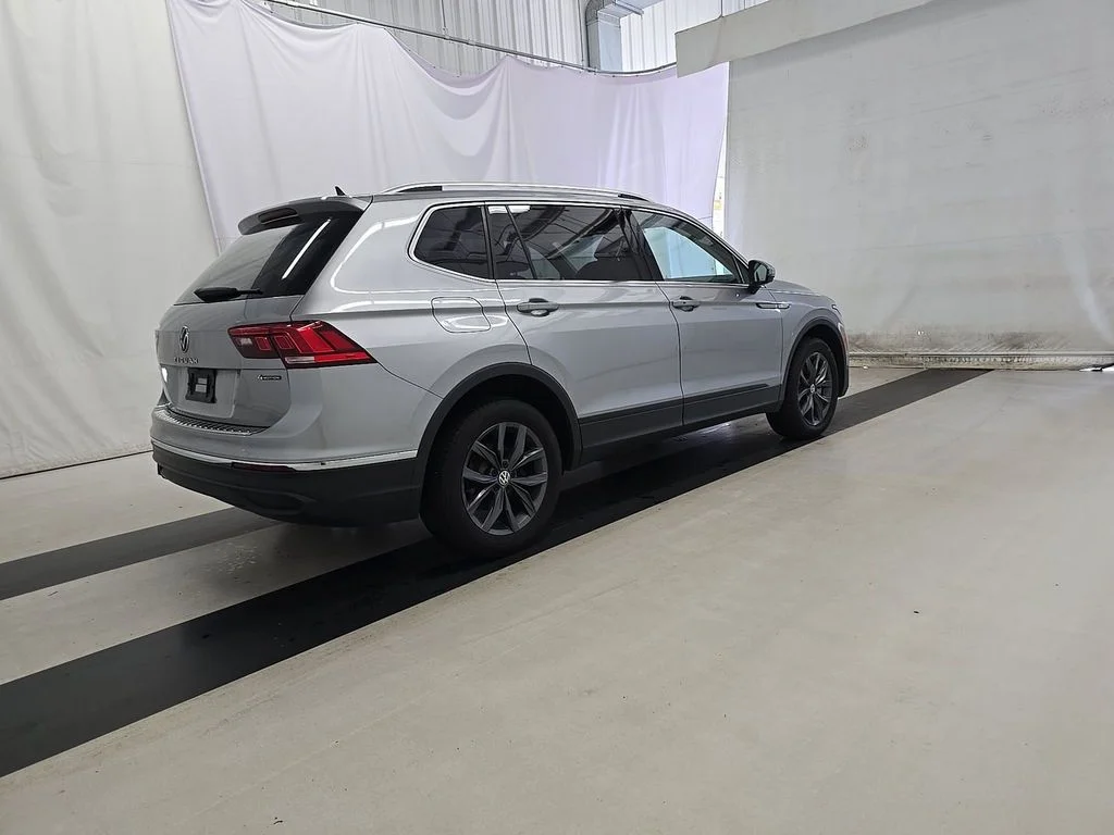 Used 2022 Silver Volkswagen 2.0T SE image 5