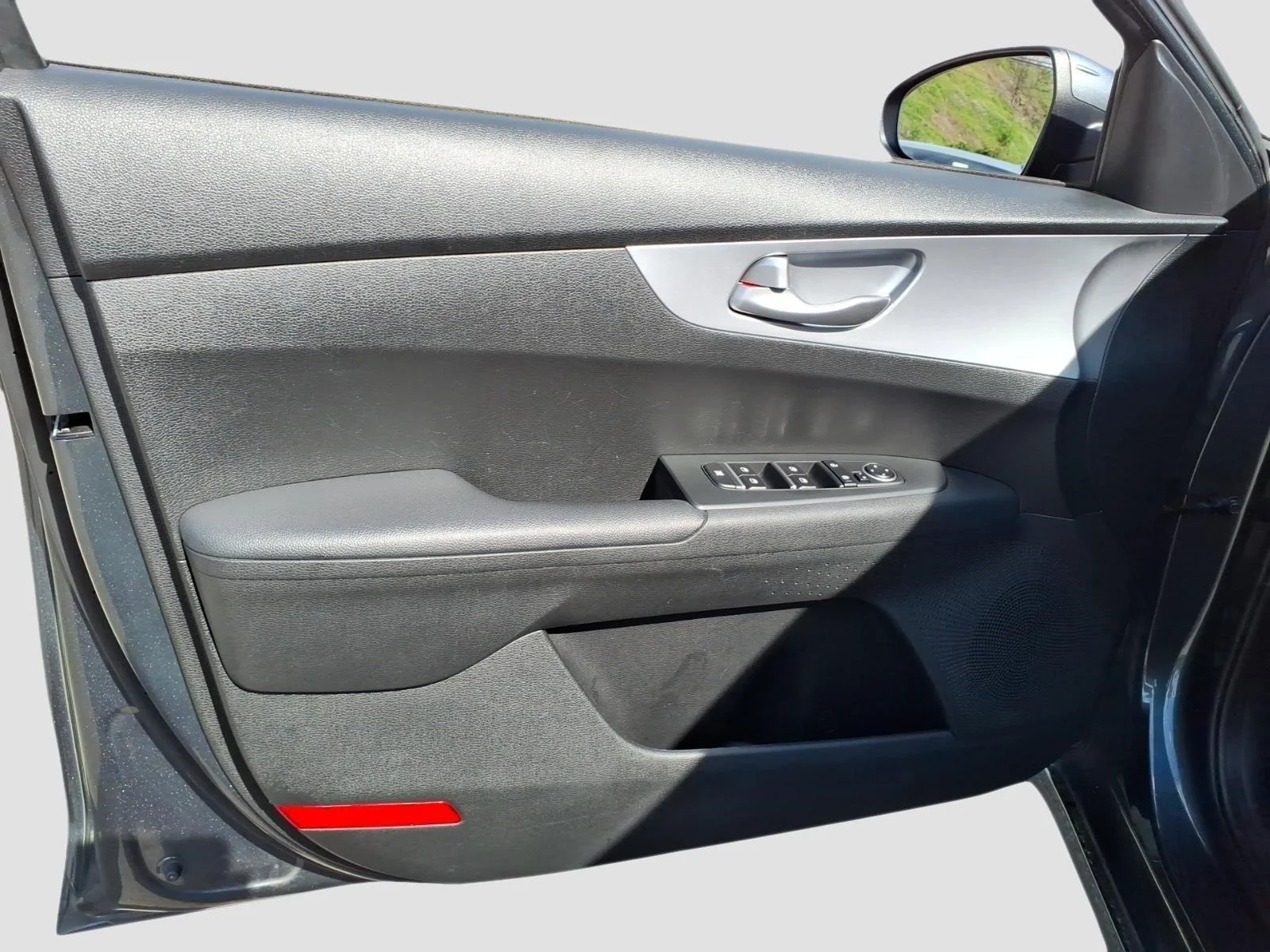 Used 2023 Gravity Gray Kdg Kia LXS image 18