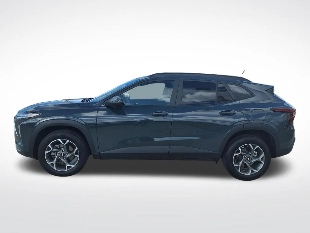 Used 2025 Gray Chevrolet LT image 5