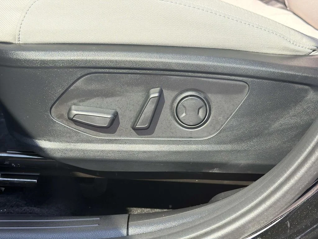 Used 2026 Black Hyundai SEL image 17