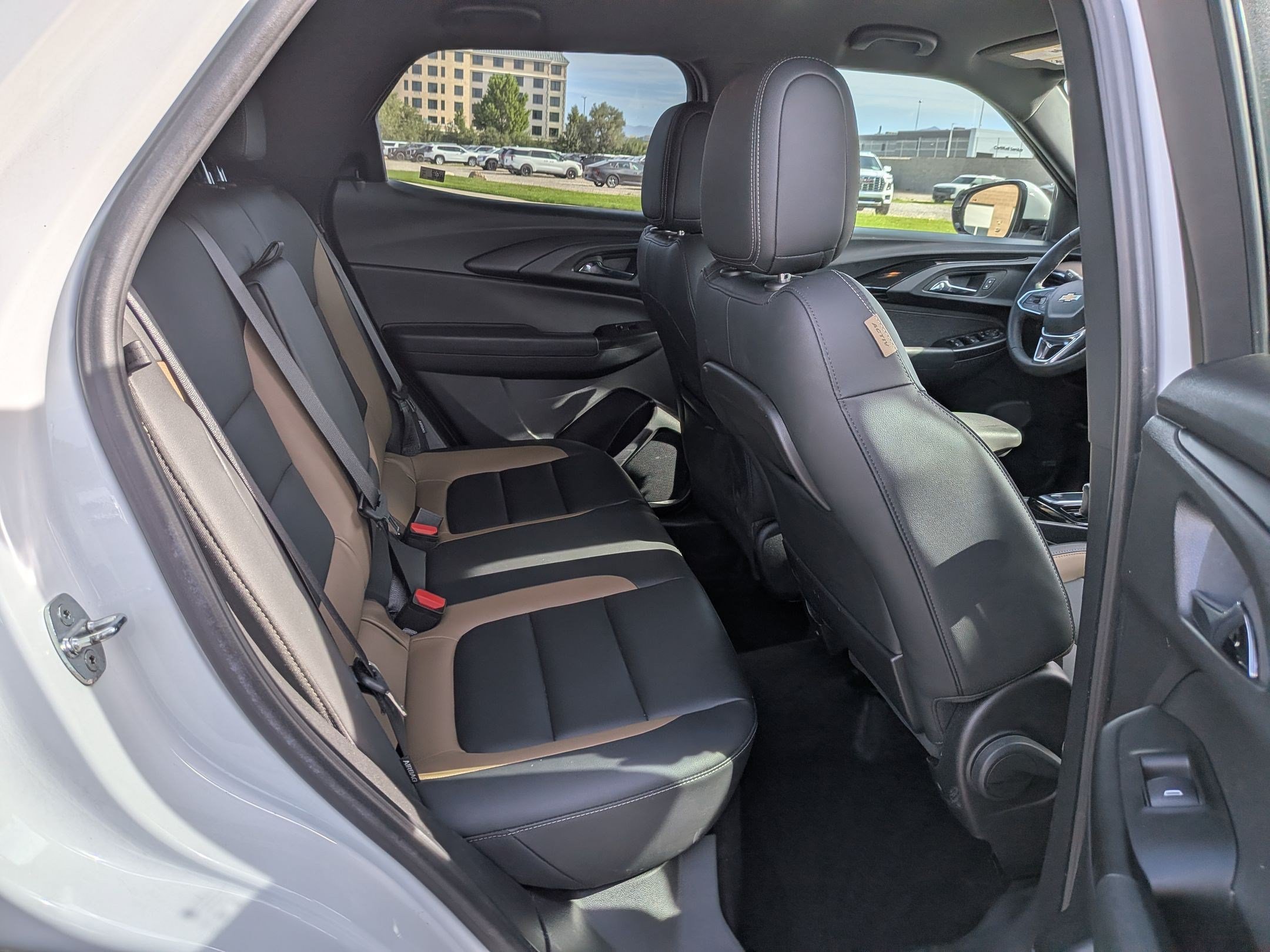 Certified Used 2022 Summit White Chevrolet ACTIV image 27