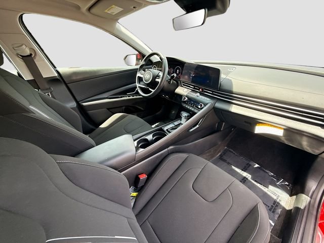 Used 2025 Red Hyundai SEL Convenience image 26