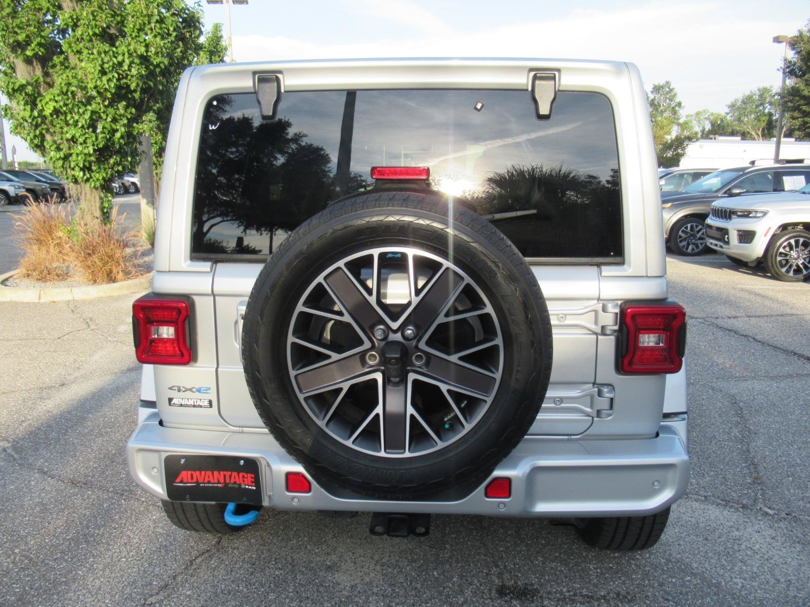 Used 2023 Silver Jeep High Altitude 4xe image 7
