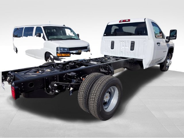 New 2026 Summit White Chevrolet Work Truck image 4