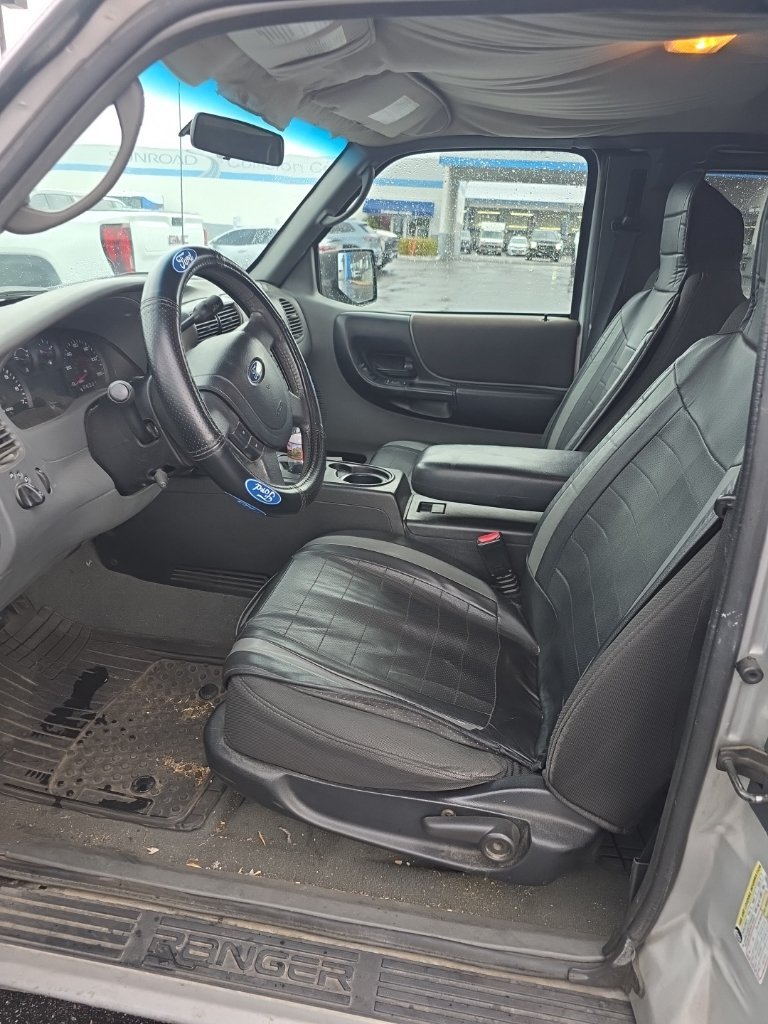 Used 2006 Silver Ford  image 9