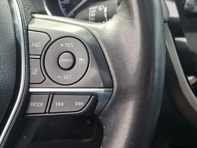 2020 Toyota Camry XLE - Photo 25