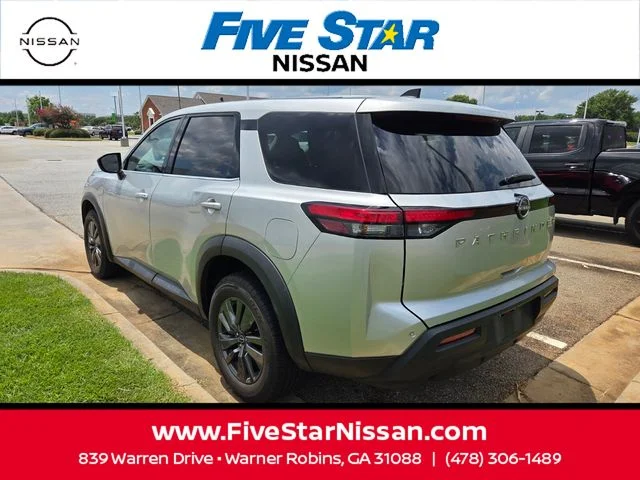 Used 2024 Silver Nissan S image 11