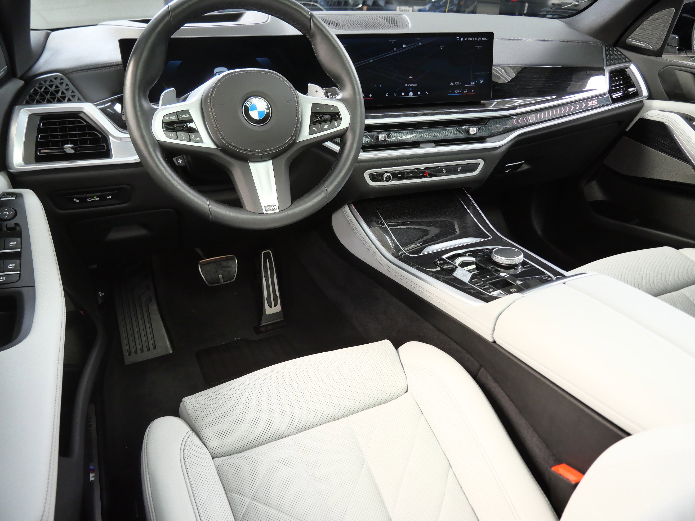 Used 2026 BMW X5 40i with VIN 5UX23EU00T9152933 for sale in Minnetonka, Minnesota