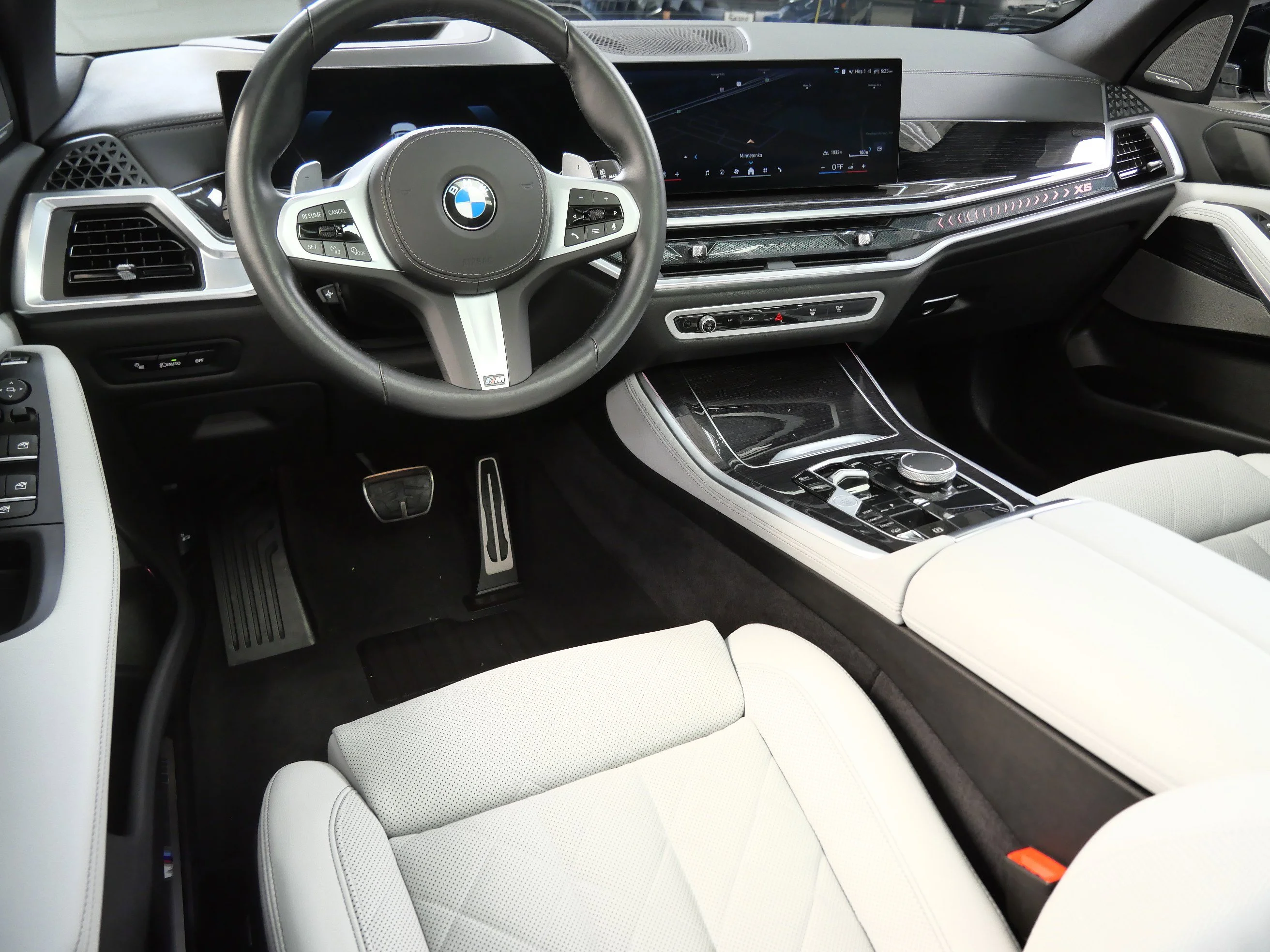 Used 2026 BMW X5 40i with VIN 5UX23EU00T9152933 for sale in Minnetonka, Minnesota