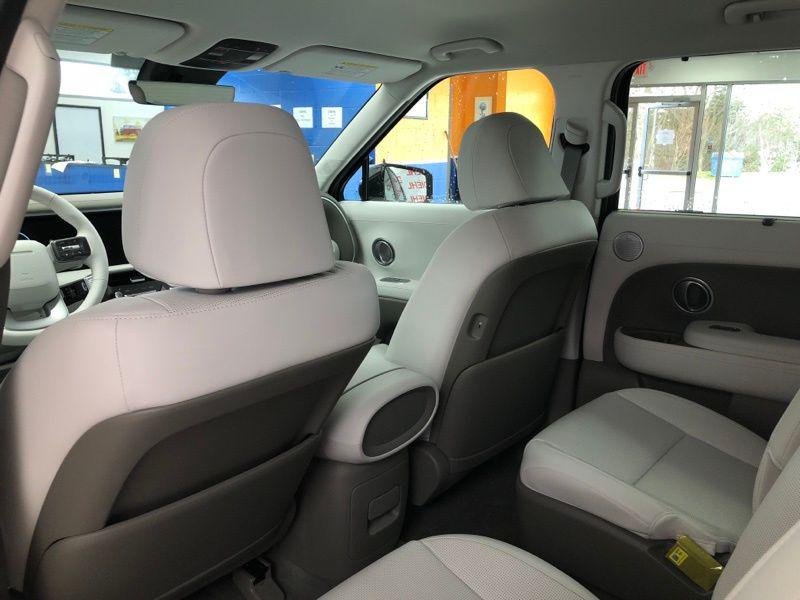 New 2026 Black Hyundai SEL 7P image 17