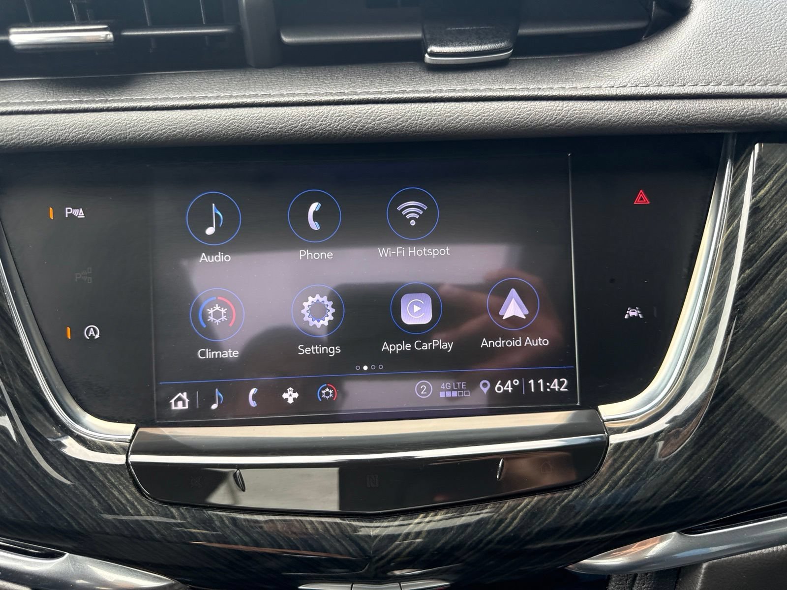 Used 2020 CRYSTAL WHITE TRICOAT Cadillac AWD Premium Luxury image 26