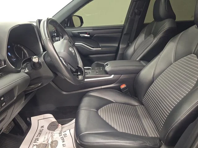 Used 2021 Midnight Black Metallic Toyota XSE image 22