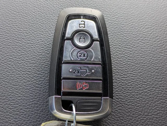 New 2026 Iconic Silver Metallic Ford Lariat® image 29