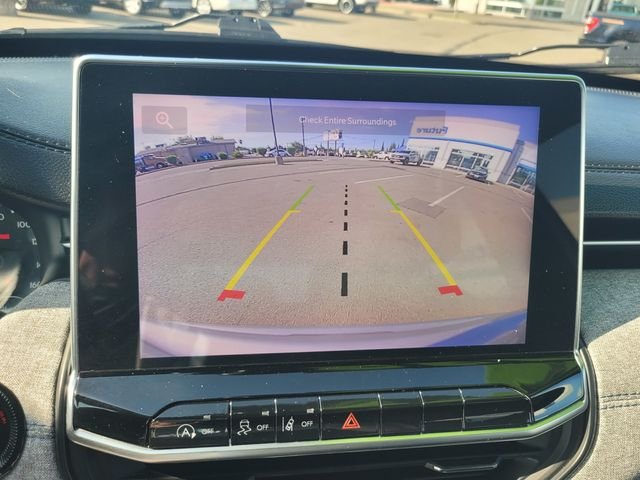 Used 2024 Silver Jeep Latitude image 21