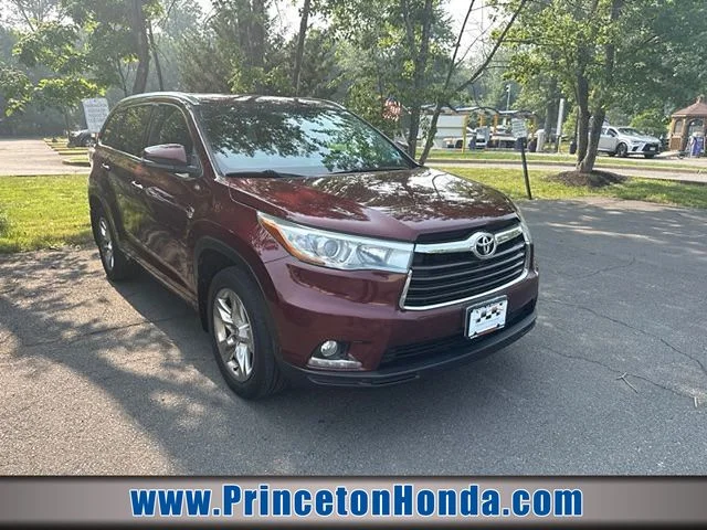 Used 2014 Red Toyota  image 1