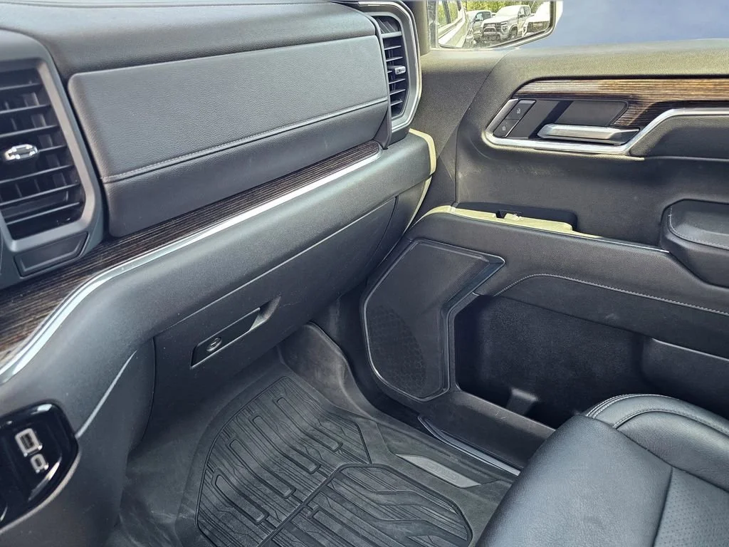 Used 2024 Sterling Metallic GMC Elevation image 27