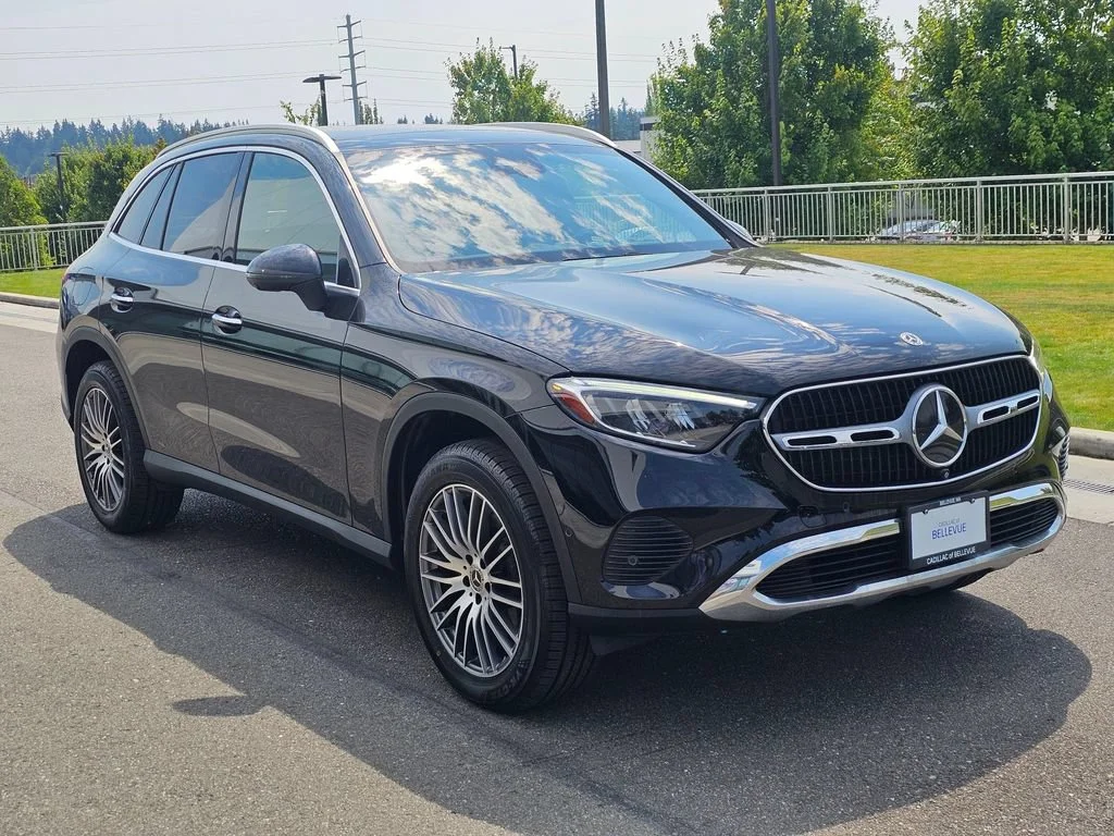 Used 2023  Mercedes-Benz GLC 300 image 7