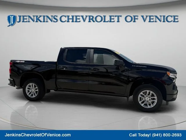 Used 2023 BLACK Chevrolet RST image 2