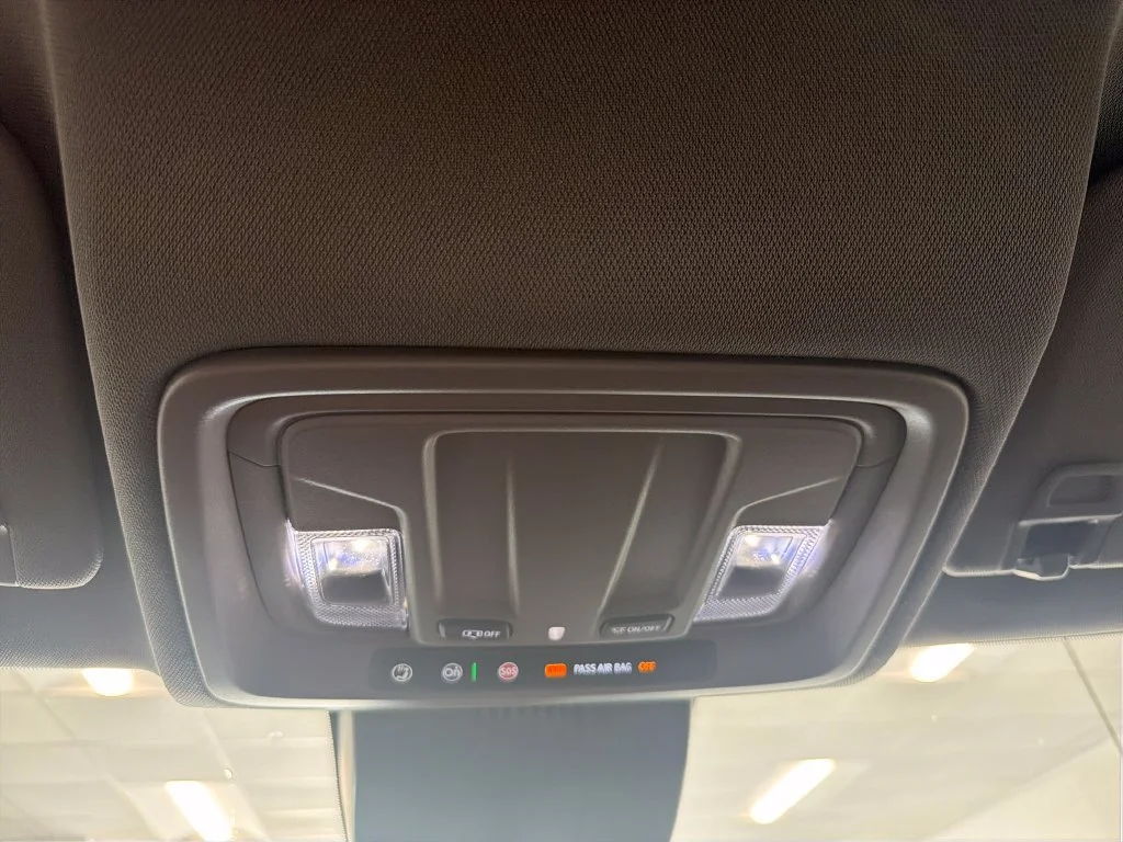 New 2026 Summit White Chevrolet LT (2FL) image 16
