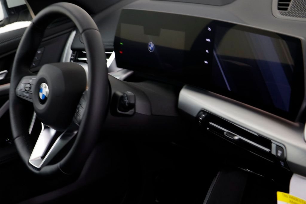 New 2026 Mineral White Metallic BMW xDrive28i image 21
