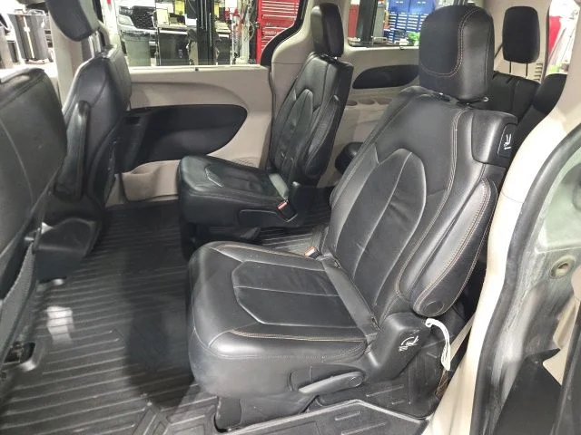 Used 2017 Silver Chrysler Touring L image 12