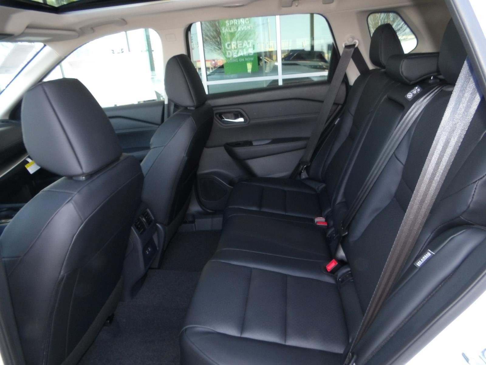 New 2026 Everest White Pearl TriCoat Nissan Dark Armor™ image 17