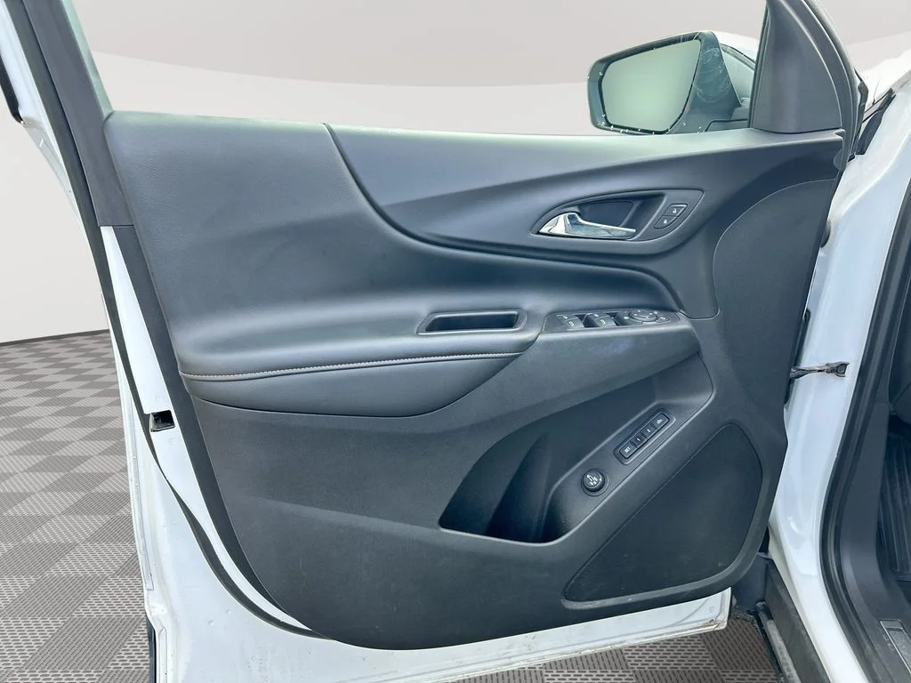 Used 2020 White Chevrolet Premier image 25