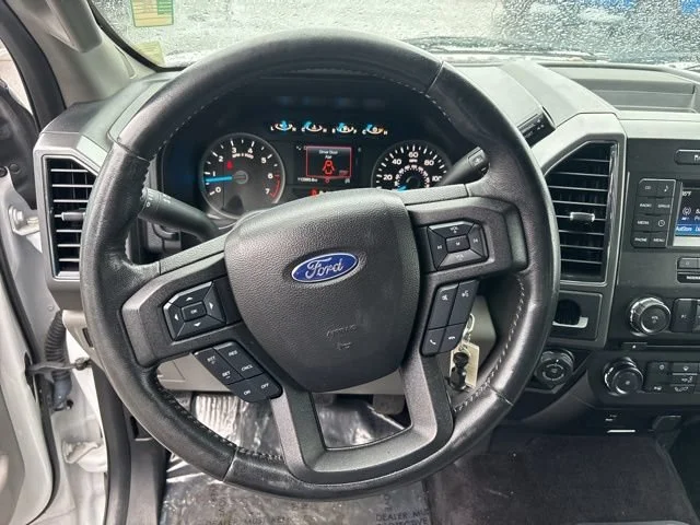 Used 2017 Oxford White Ford XLT image 22