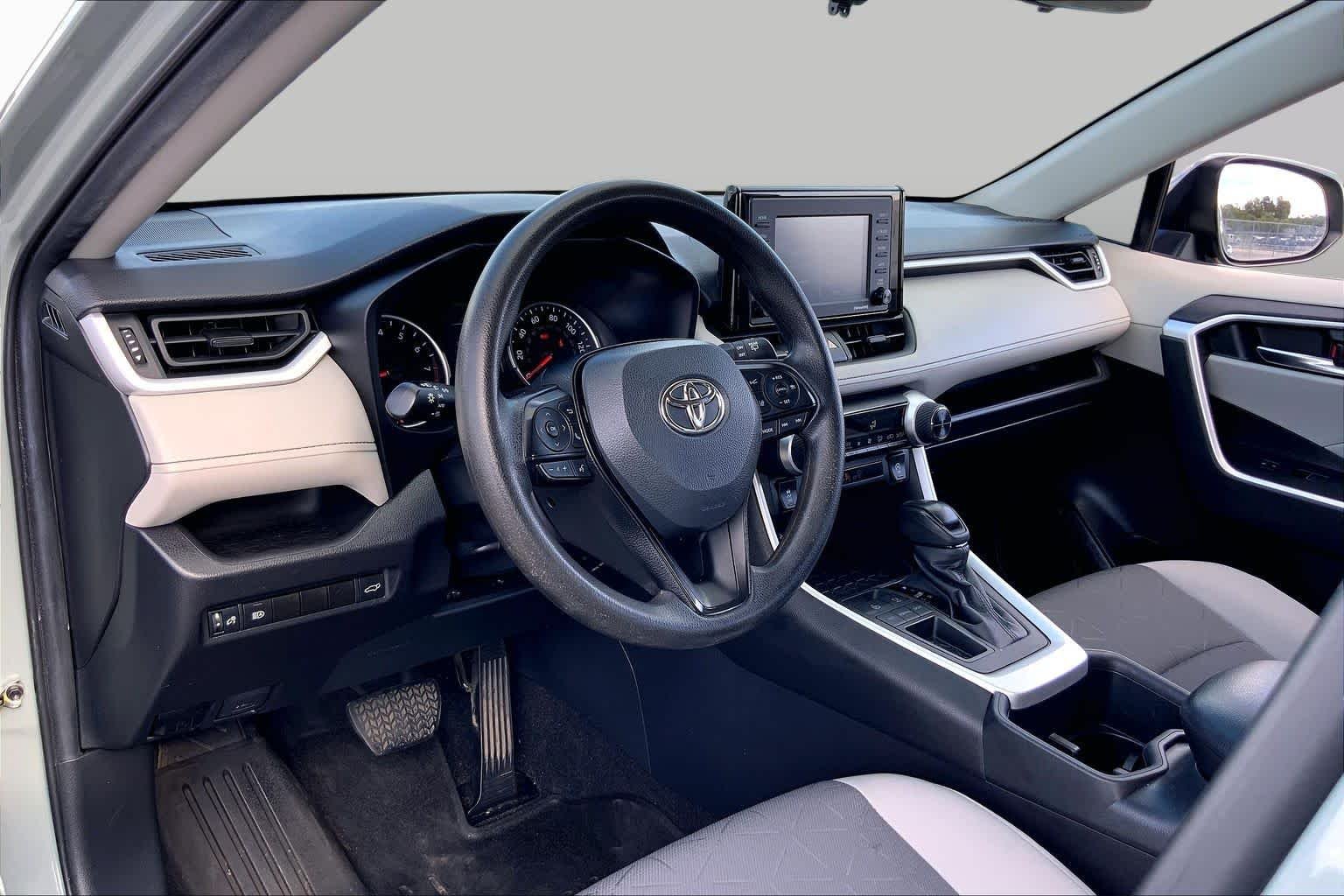 Used 2022 Lunar Rock Toyota XLE image 17