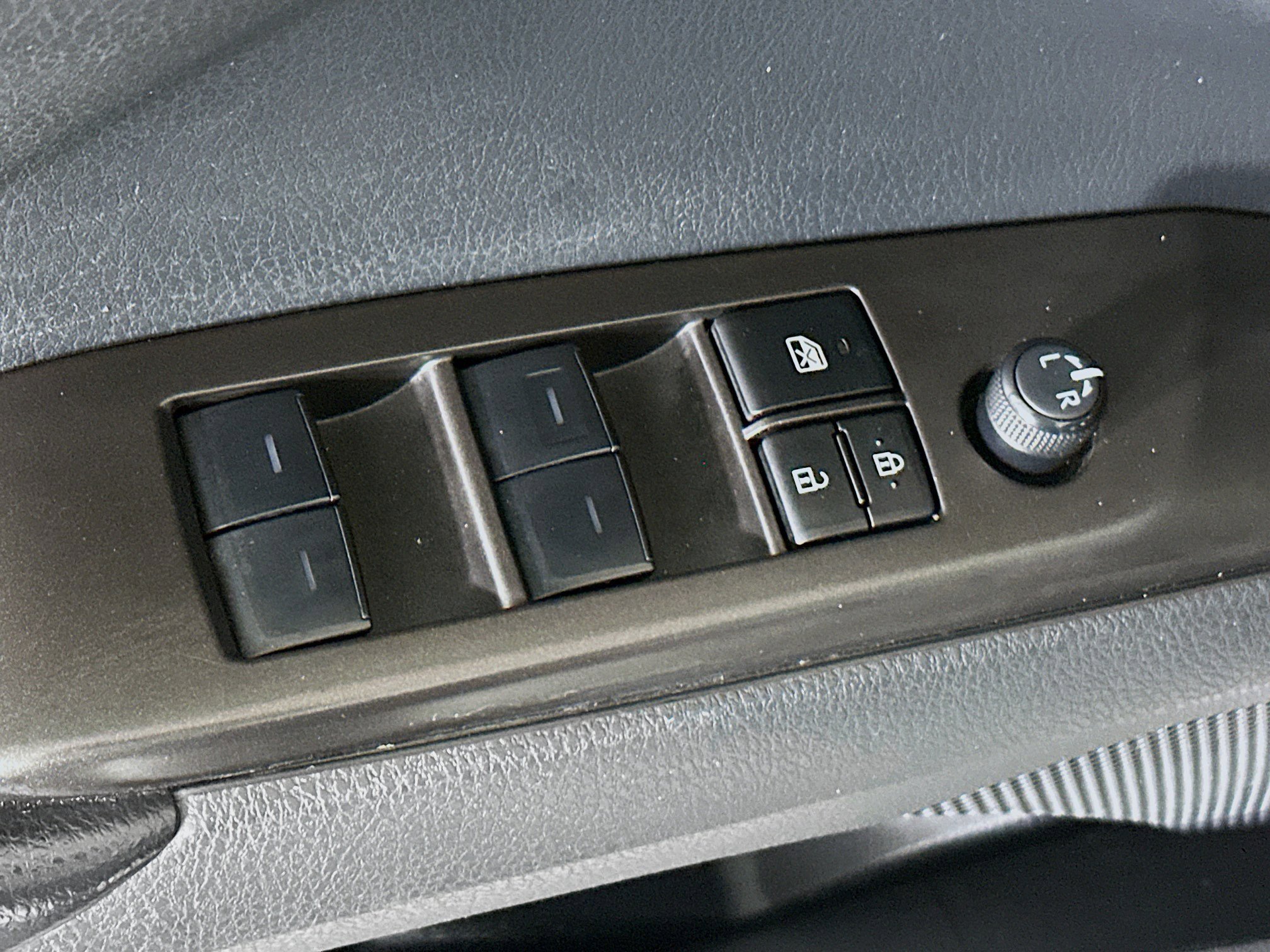 Used 2023 Ice Toyota SE image 13
