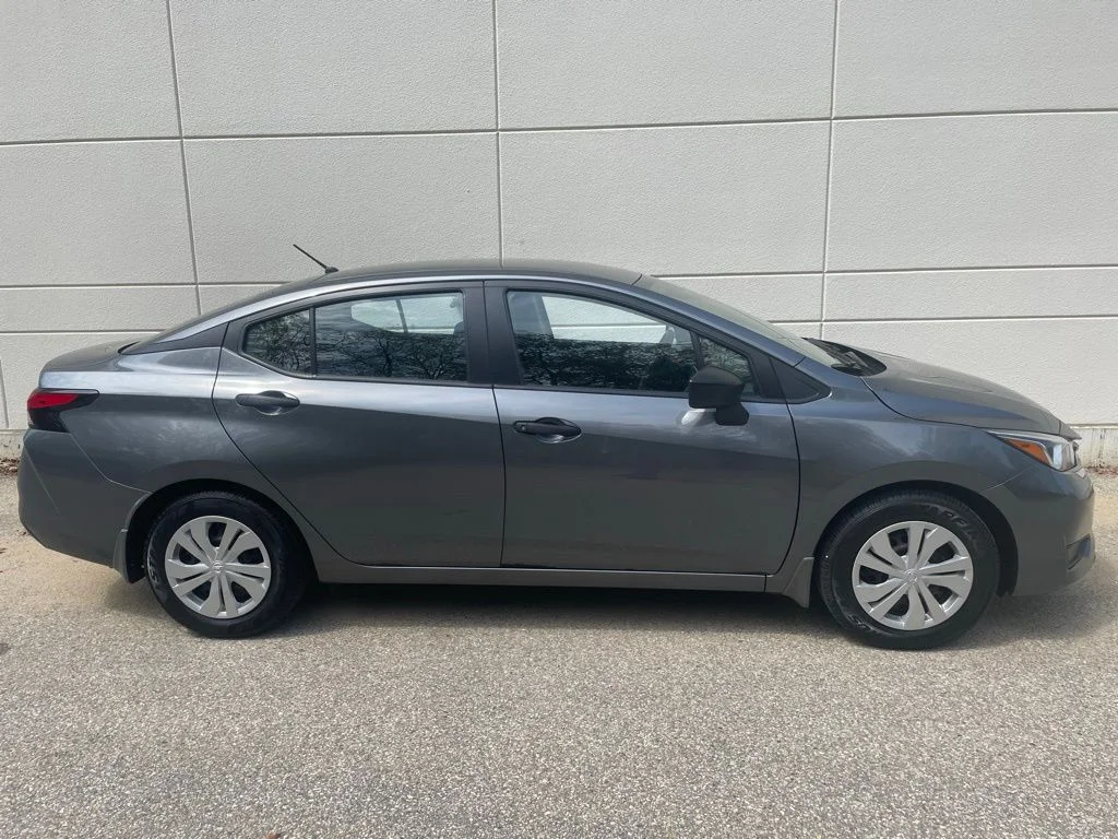 Used 2023 Gun Metallic Nissan 1.6 S image 5