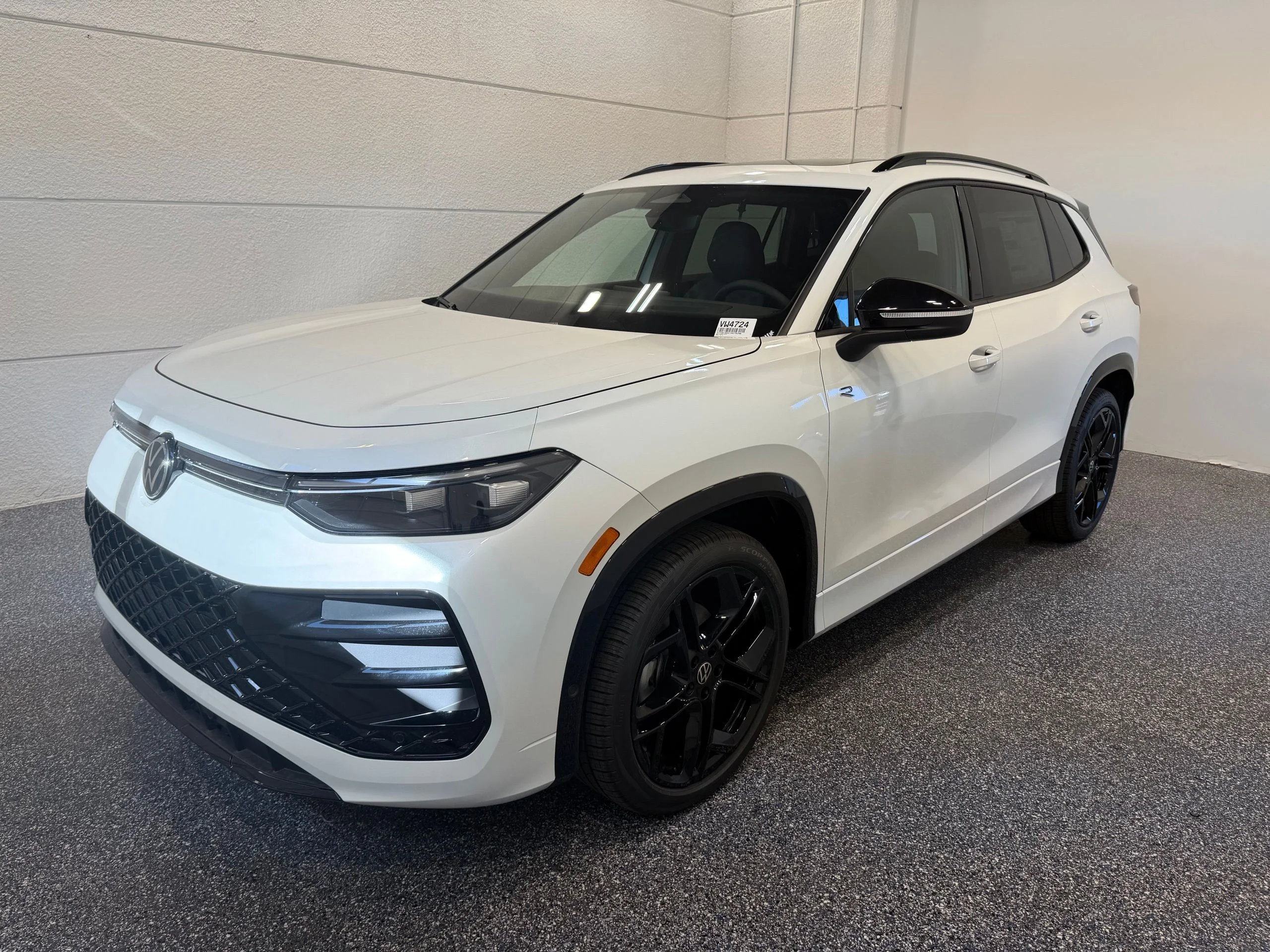 New 2026 White Volkswagen 2.0T SE R-Line Black image 1