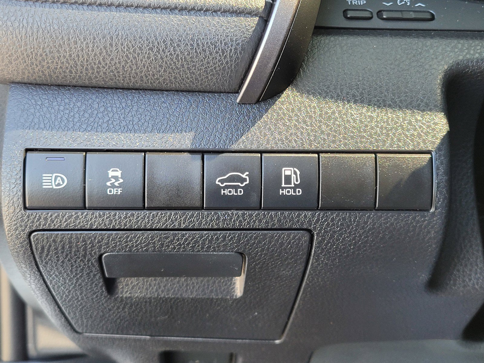 Used 2022  Toyota  image 26