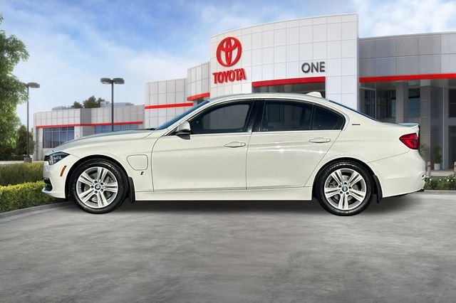 2018 BMW 3 Series 330e - Photo 8