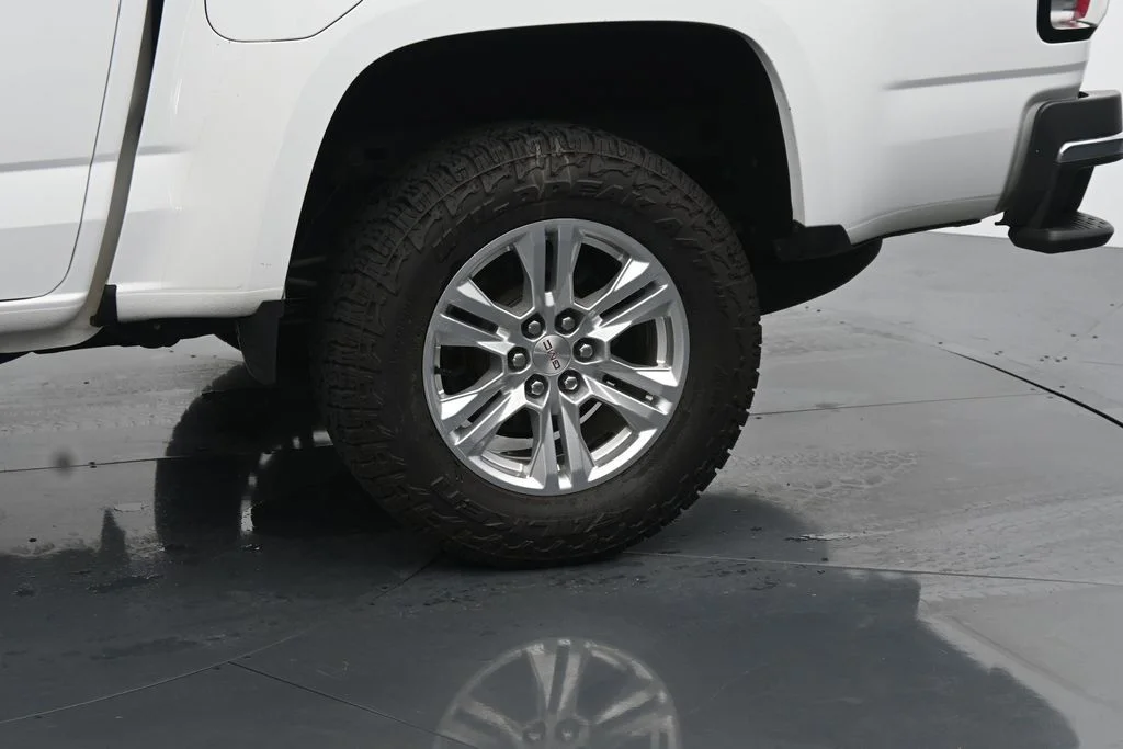 Used 2020 White GMC SLE1 image 13